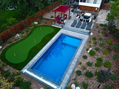 Medium family pool, 28 to 34 feet